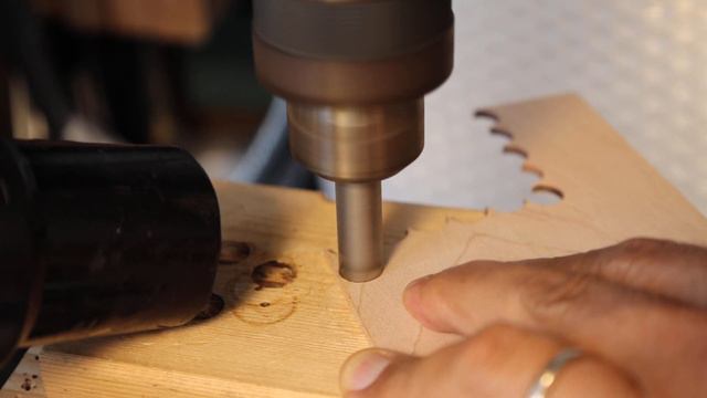 Making plugs for bridge plate repair on Gibson Dove смотреть онлайн