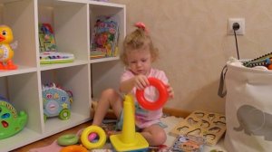 Собираем пирамиду с ребенком | Как научить ребенка собирать пирамиду | 1 год и 8 месяцев