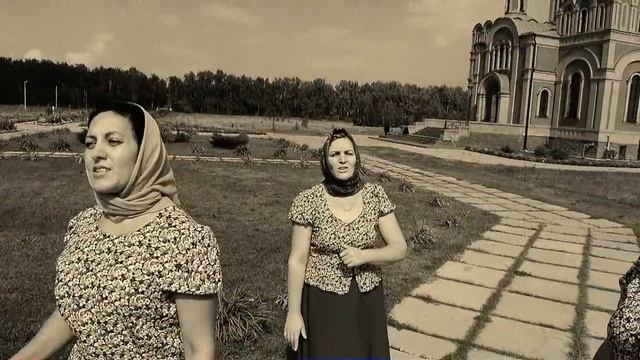 Народный ансамбль русской песни "Осенний сон" В хмуром небе чаечка муз. Н.Горбунова , сл. Г.Тарасов смотреть онлайн