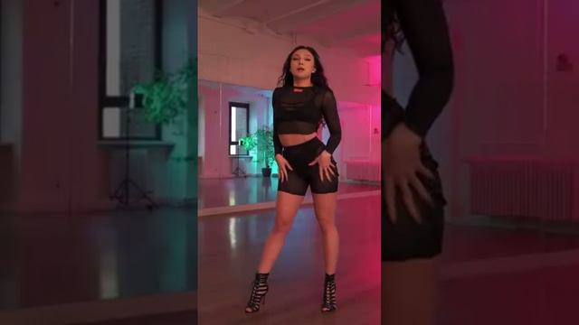 "Грация и Экспрессия: Основные Движения Стрип-Пластики" часть 3 смотреть онлайн