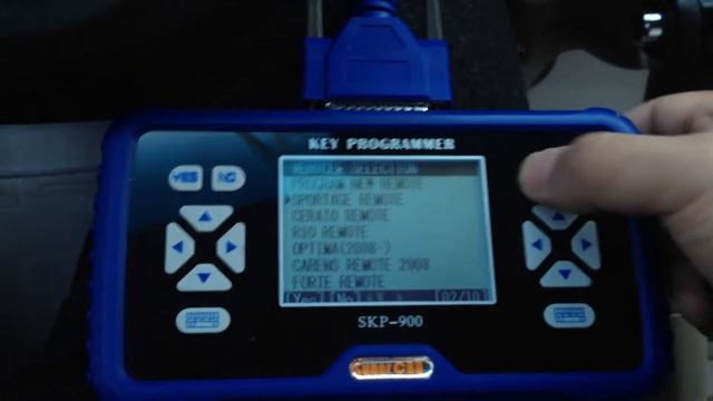 SuperOBD Key Programmer SKP900 For A Kia Sportage Remote Key