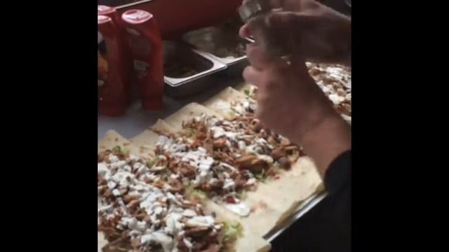 Как готовят шаурму в разных уголках планеты? №5 смотреть онлайн