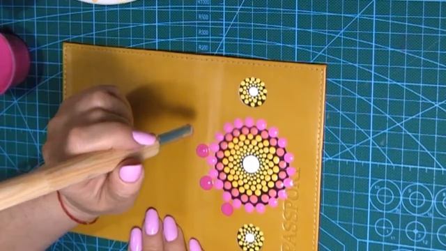 Точечная роспись (point-to-point) техника дот арт (dot art). Роспись обложки для паспорта. Часть 2.