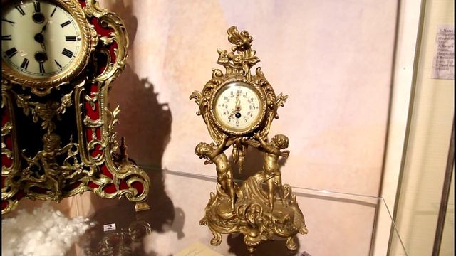 Выставка «От тени до кристалла» - часы в стиле рококо