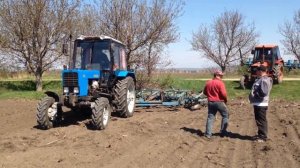 МТЗ-82.1 с культиватором КПС-4 и ЮМЗ с СПЧ-6