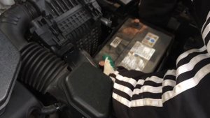 Замена аккумулятора Kia Sorento (2009-2012) 2.4 XM II / Kia Sorento 2 How to replace a Battery