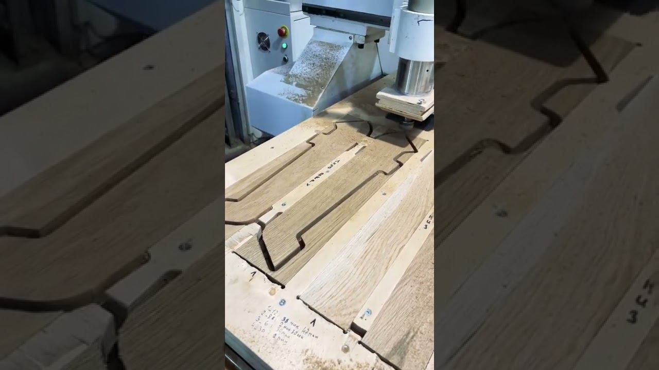 #shorts Вырезаем на производстве детали из дуба на фрезерном станке ЧПУ wattsan 1313 смотреть онлайн