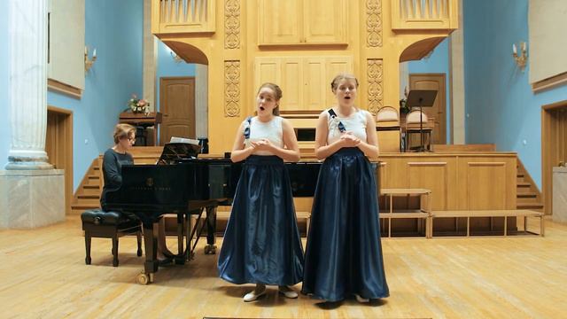 Русская народная песня "То не ветер ветку клонит" (Исполняет Кадочникова Милослава и Зорина Дарья) смотреть онлайн