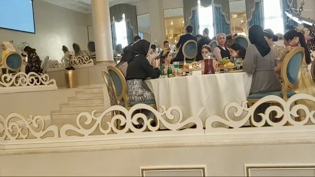 Выпускной Вечер Ресторан Benefits смотреть онлайн