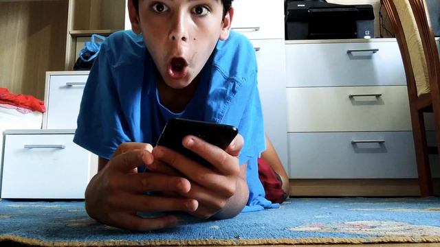 НОВИЯТ МИ ТЕЛЕФОН!!!!!!:-))))))) смотреть онлайн