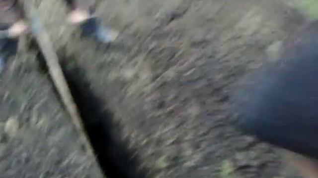 Как выкопать глубокую траншею