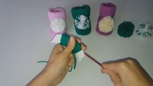 Помпоны из пряжи, первый способ с применением картона