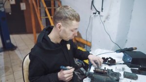 Горит F, двигатель не заводится? Пора менять щетки! Ремонт изитроника Опель.