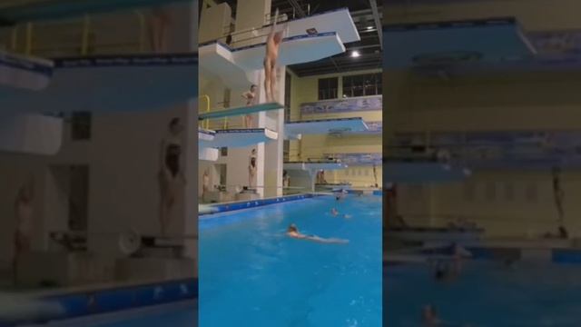 Козёл авербах прыжки в воду flydiving