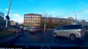 5.10.2015г.ДТП.Новосибирск,на кольце у башни.