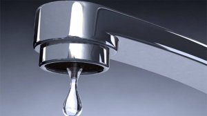 Из излива капает вода. Как узнать какой кран капает в смесителе? Кран горячей или холодной воды?