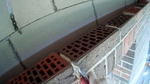 Баварская кладка кирпича BRAER на белый раствор в полный шов