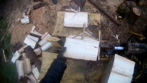 Колем дрова тракторам Т-25