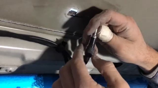 Как Снять Антенну с Volkswagen Caddy за 1 минуту ! смотреть онлайн