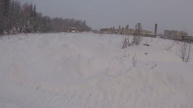 Бортоповоротный вездеход. Проба по снегу. смотреть онлайн