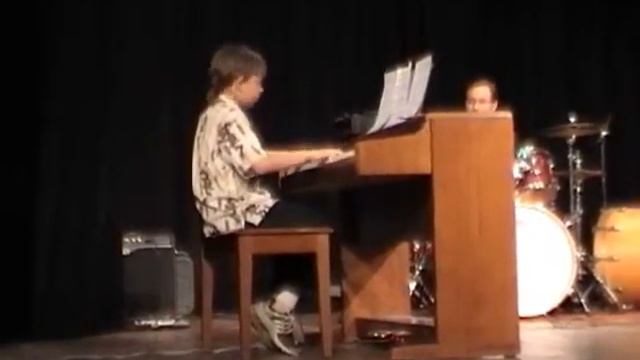 Tim 02 2007 Piano Linus & Lucy смотреть онлайн