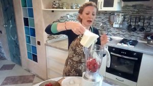 ХУДЕЕМ ВКУСНО / СМУЗИ из клубники/ ПП
