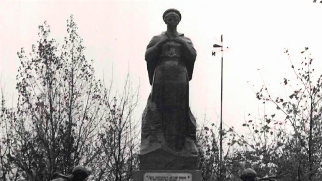 В Донбассе восстанавливают памятники бойцам Красной армии
