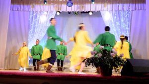 Якутский танец "Дьиэрэнкэй" архив 2018 г. «Үлэнэн симэммит айымньылаах олох».