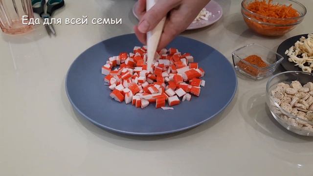 Салат "Загадка" из самых доступных продуктов. смотреть онлайн