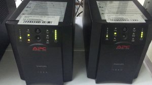 APC Smart-UPS 1000 Переход на аккумулятор при падении напряжения