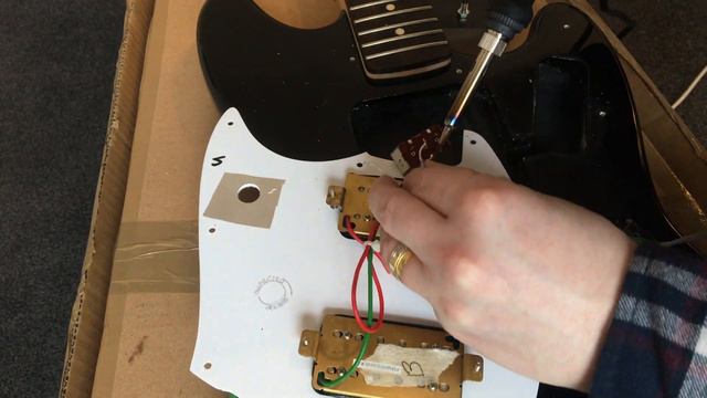 Squier Bullet Mustang - Pickguard and Pickups upgrade - MODS смотреть онлайн