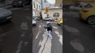 Крипс и бладс столкнулись на московской улице #shorts
