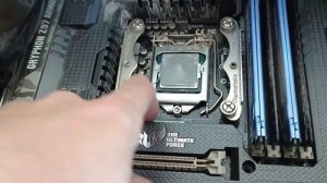 ASUS Gryphon Z97 Armor Edition. Замена батарейки на материнской плате!