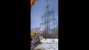 Демонтаж и подъём опоры ЛЭП краном