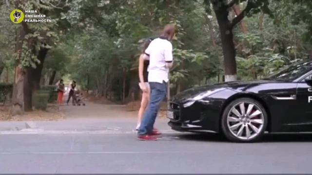 ► Парень спрашивает как проехать на Арбат! Прикол с девушкой
