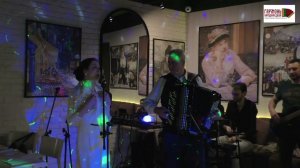 Ах, тополиный пух, тополиный пух, он как любовь летит, и беда. Татьяна и Алексей Жуковы!