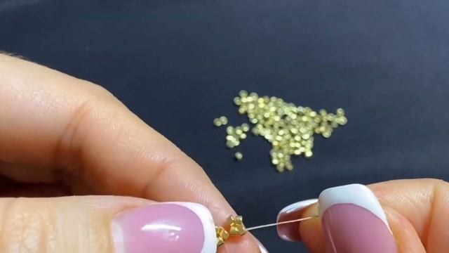 DIY Золотая цепочка браслет Как сплести из бисера мастер-класс Beaded chain gold bracelet tutorial