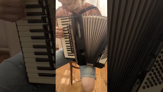 прощание славянки. accordion weltmeister Stella 7/8. данный находится аккордеон в продаже