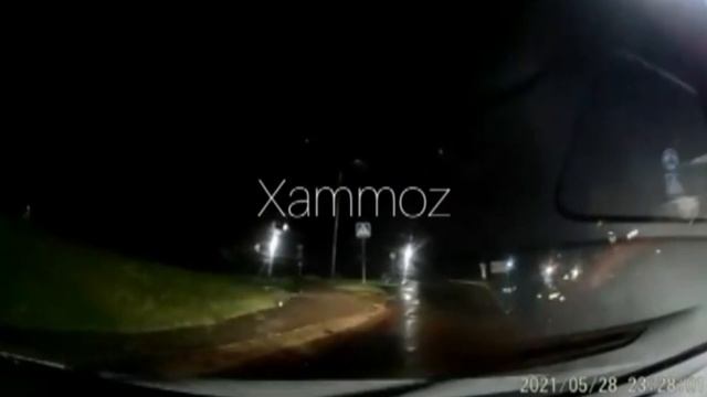 Агрессивный хулиган на проезжей части. Чем закончилась история? смотреть онлайн