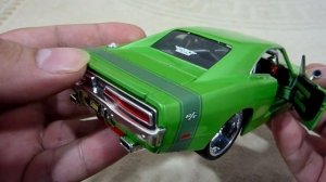 Коллекционная модель авто Dodge Charger R/T 1969 1:24 от Maisto