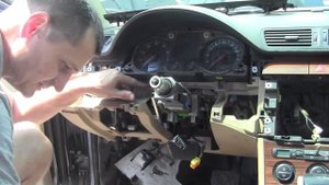 Volkswagen Passat В6 Снимаю Панель приборов ( Приборка ) Как снять ?