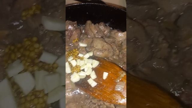 Нежная куриная печень в сметане