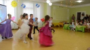 Красивый вальс на выпускном в детском саду