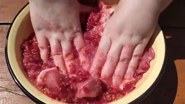 Лучше киви и лимонов! Бомбический шашлык в ягодном маринаде?? смотреть онлайн