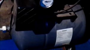 Бочка для воды на 500 литров и насос в подвале/the water barrel