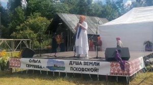 Евгения Смольянинова в деревне Церковище Усвятского района