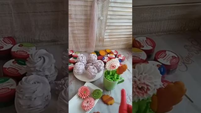 Кира Ковальская "зефиро-сендвичи" и натуральные красители.
