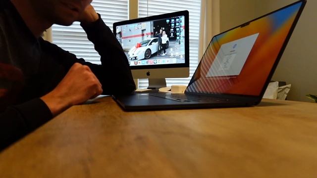 IDIOT Goes Computer Shopping! I Bought My First MacBook! смотреть онлайн