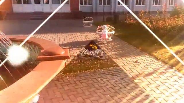 Детский канал/Настенька в кадре/ вышли к фонтану смотреть онлайн