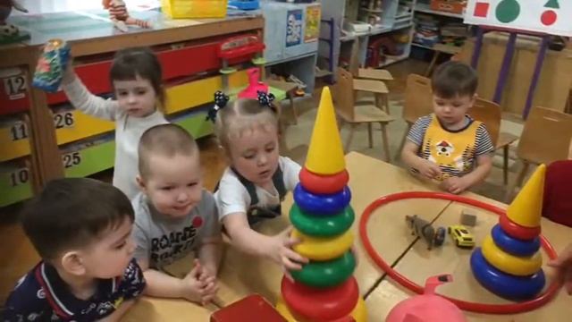 сенсорика"Большой - маленький" (продолжение: овал, круг) - 1 мл. гр. - МБДОУ "Аленушка"с. Покровско смотреть онлайн